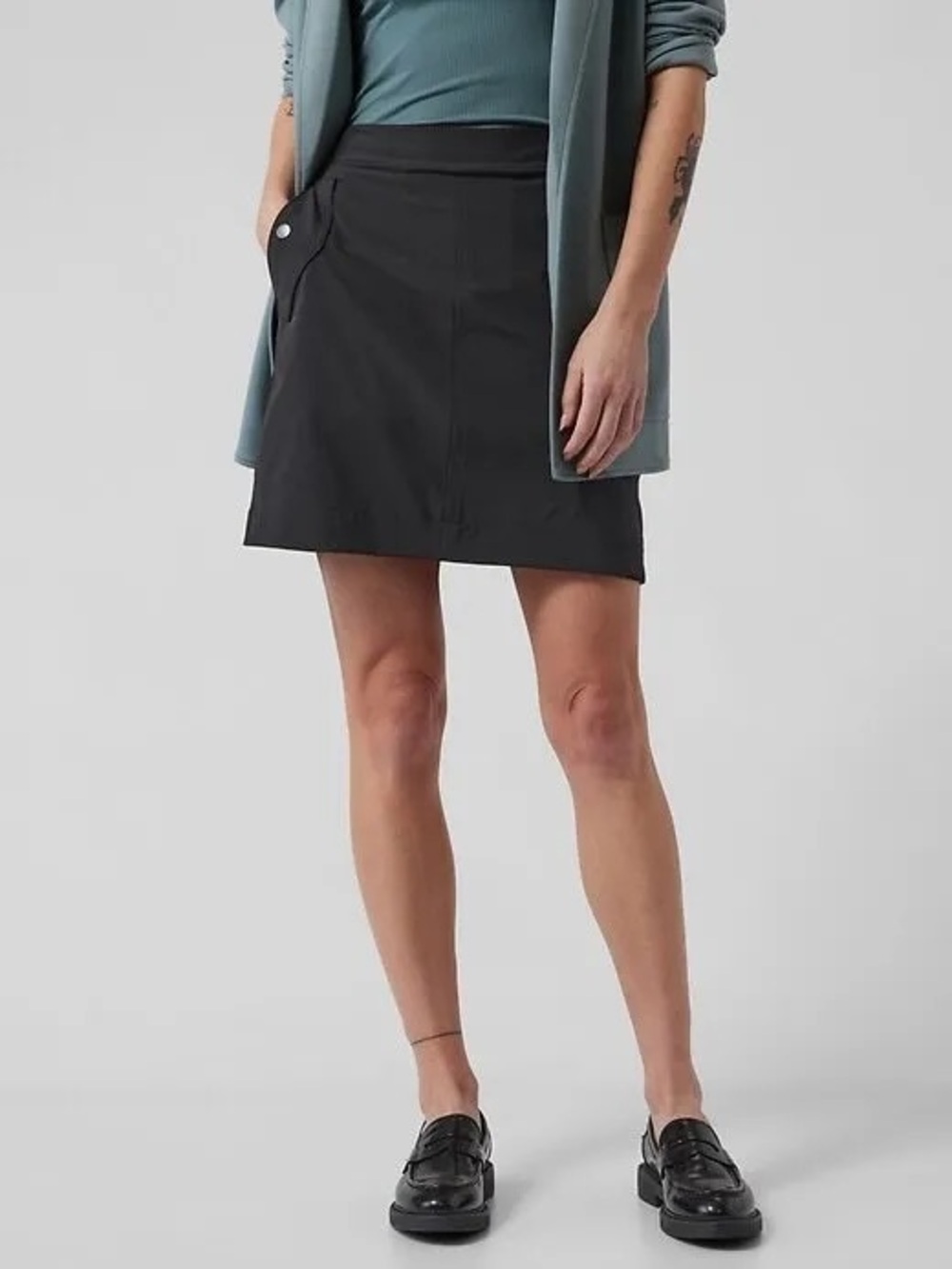 Athleta Vienna Cargo Skort Black Size 4 UPF 50+ Hiking Travel Activewear